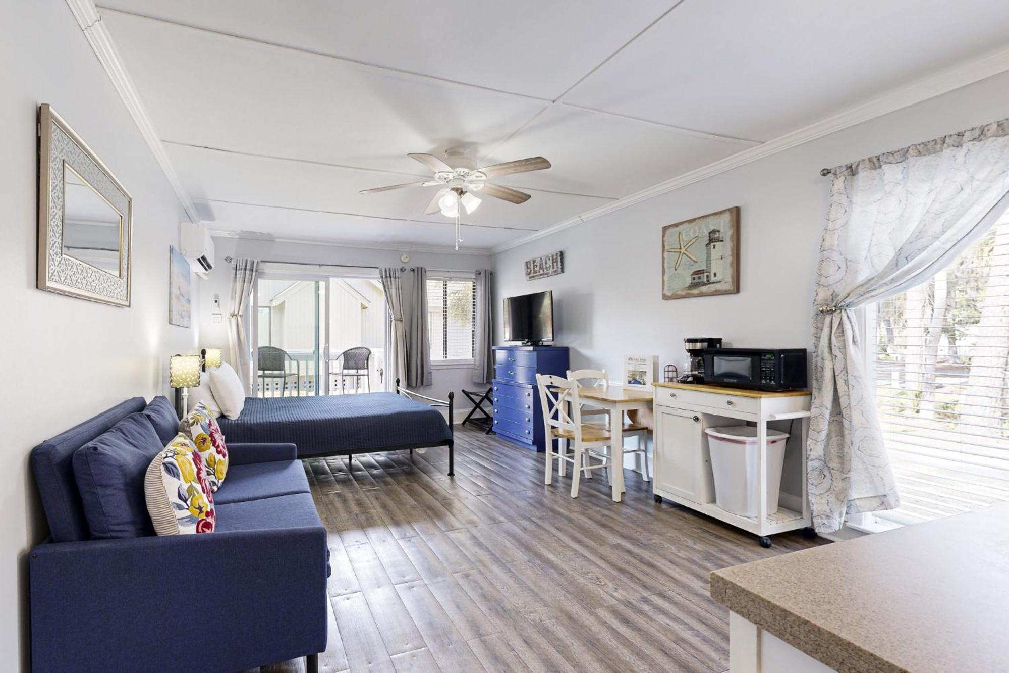 Sea La Vie Hotel Edisto Island Exterior photo